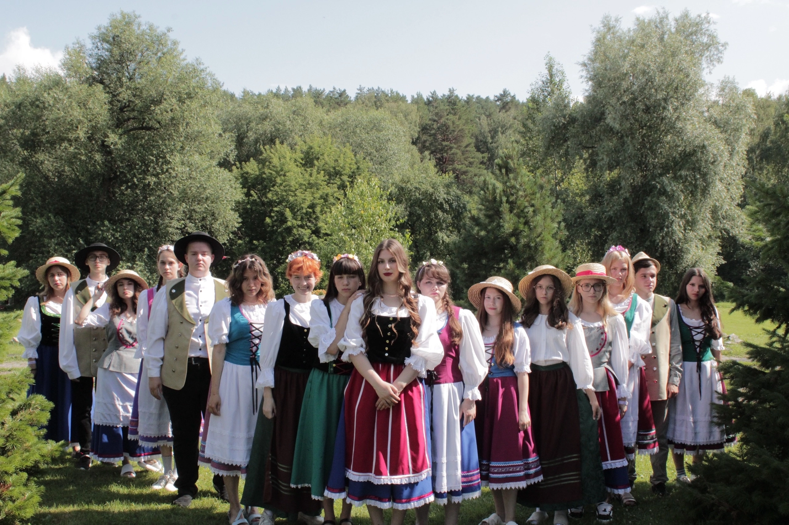 Избражения для Ethnokulturelle Sprachtreffen sind das beliebte Sommerprojekt