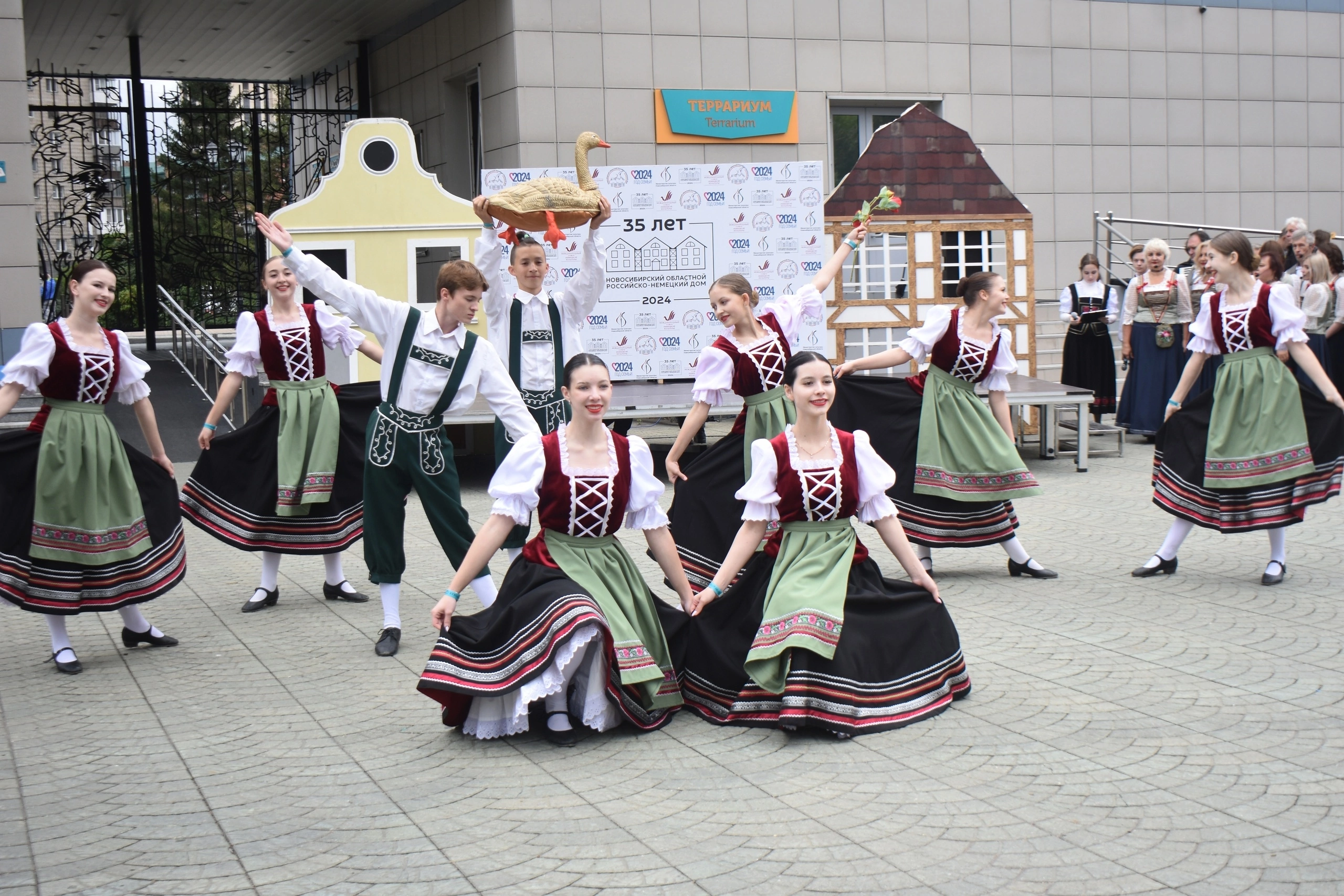 Избражения для Das Festival „Nemezkaja Sloboda“ fand zum 9. Mal in Nowosibirsk statt