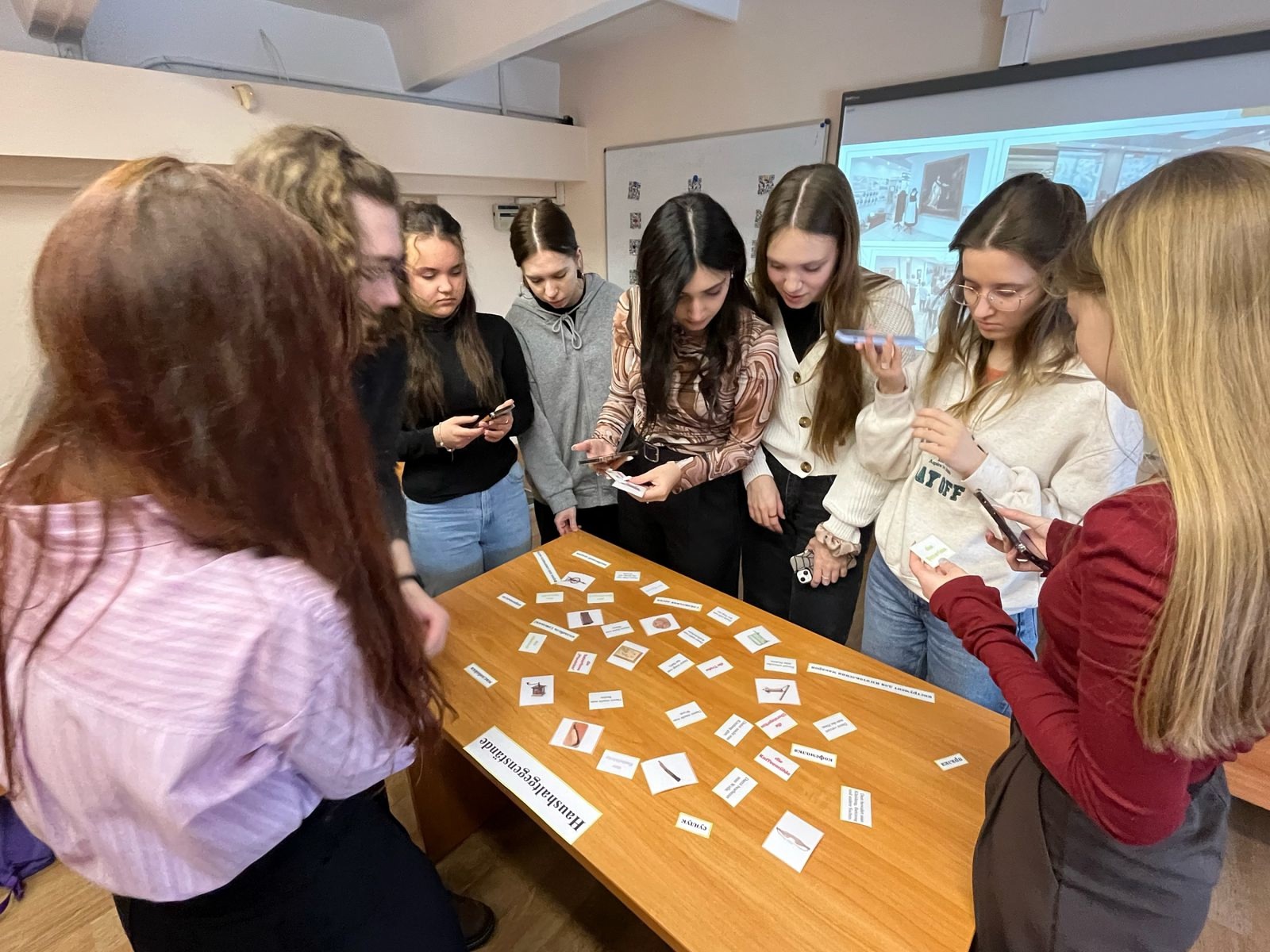 Избражения для Brücken durch die Zeit: Schüler in Nowosibirsk lernen Kultur und Sprache der Russlanddeutschen kennen