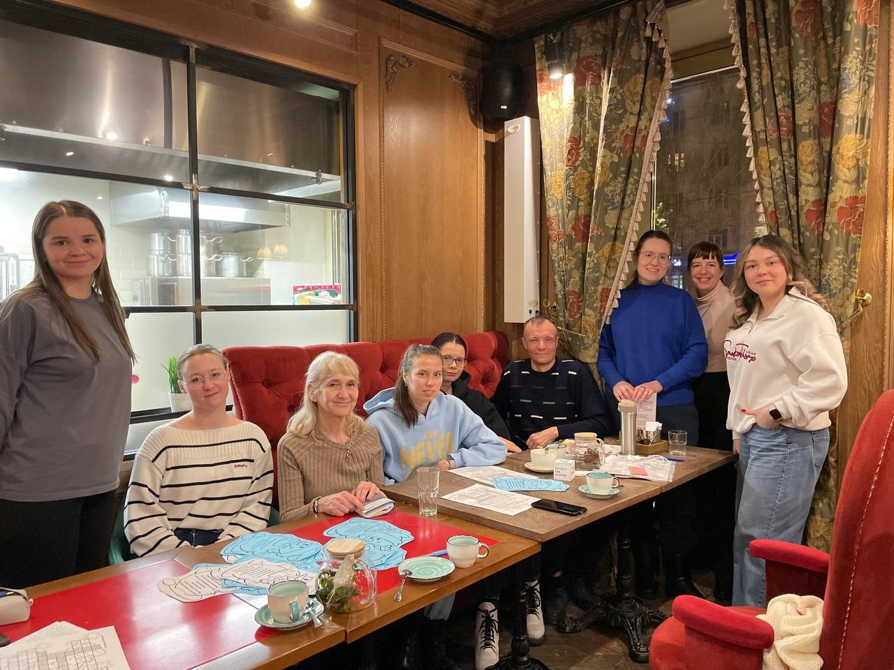 Избражения для Die Saison des Konversationsklubs begann